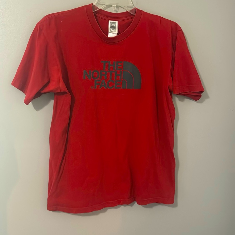 The north face men’s dark, red T-shirt, short sleeve size medium logo
